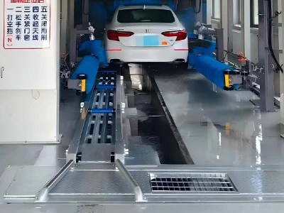 导正器+输送带